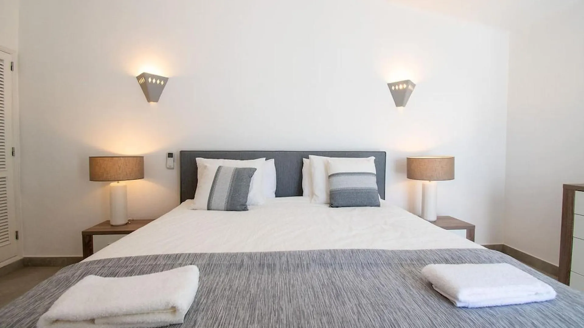 Lavanda Magnificent Five Bedroom Villa Carvoeiro  0*, Carvoeiro (Lagoa)